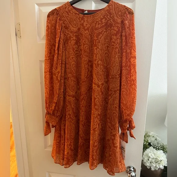 Calvin Klein dress. Only worn once. - Picture 1 of 3